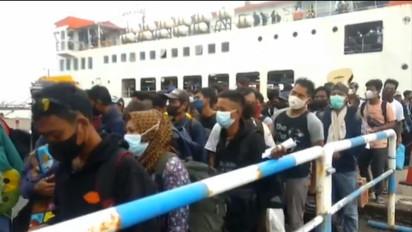 Ratusan Pemudik dari Kalimantan Tiba di Pelabuhan Kendal