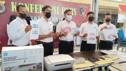 Nekat Cetak Uang Palsu Demi Beli iPhone, Pasutri di Banda Aceh Ditangkap Polisi