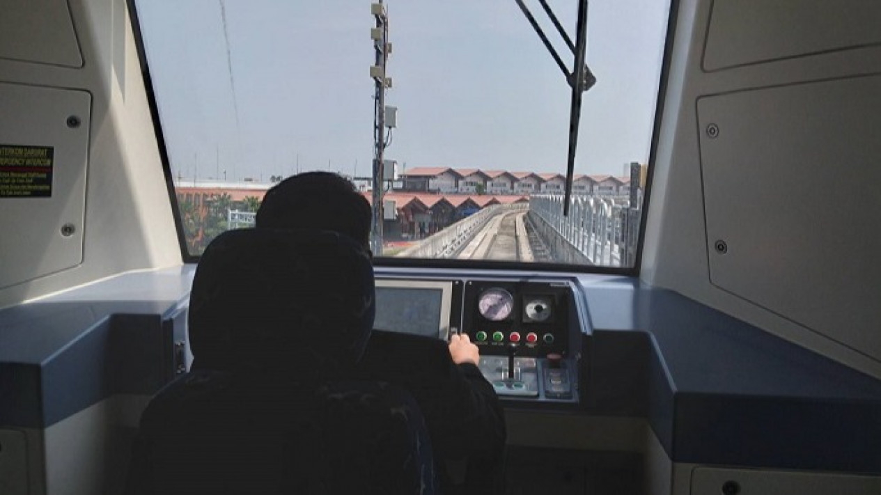 Dihentikan 2 Tahun, Skytrain Bandara Soetta kembali Dioperasikan 
            - galeri foto