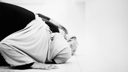 4 Keutamaan Sholat Fajar Beserta Tata Caranya