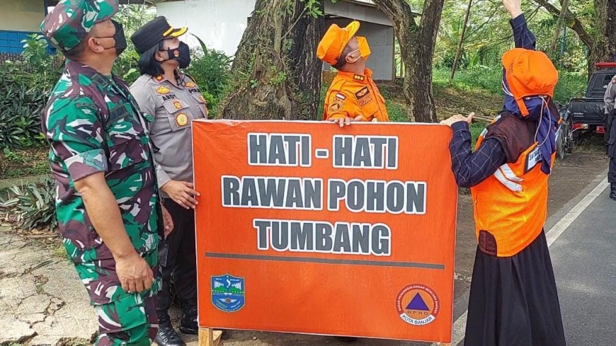 Waspada, Ini 6 Lokasi Rawan Bencana di Jalur Mudik Lintas Selatan Wilayah Banjar
            - galeri foto