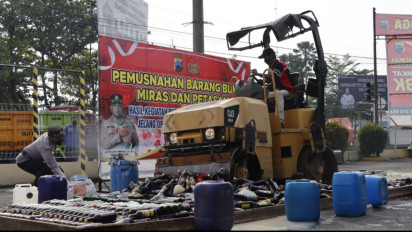 Polres Purbalingga Musnahkan Ribuan Botol Miras dan Petasan