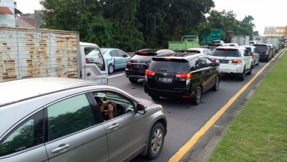 Arus Mudik Meningkat, Exit Tol Krapyak Semarang Macet Hingga Satu Kilometer