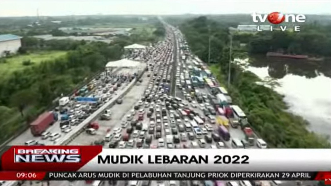 Macet Parah di Tol Cikampek, Puncak Arus Mudik Dimulai
            - galeri foto