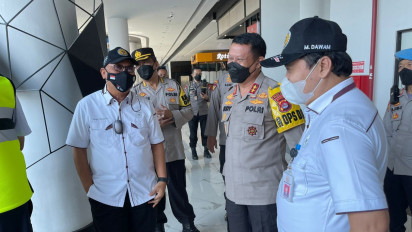 Kompolnas Tinjau Langsung Operasi Ketupat 2022 di Polda Banten