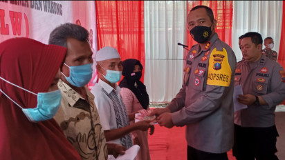 Polres Madina Salurkan Bantuan Subsidi Minyak Goreng kepada 5000 KK
