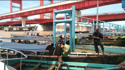 Jelang Lebaran, Sopir Ketek Sungai Musi Kebanjiran Penumpang 