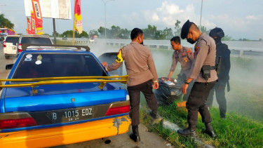Diduga Korsleting, Mobil Pemudik Mengeluarkan Percikan Api