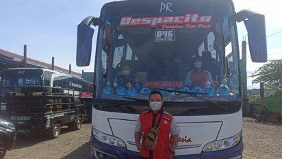 Suka Duka Sopir Otobus, Rayakan Lebaran Jauh dari Keluarga