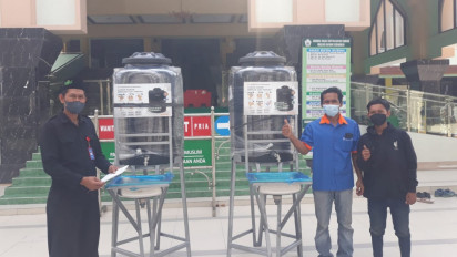 Terapkan Protokol Kesehatan, 200 Tandon Air Halal Dibagikan ke Ratusan Masjid di Jatim