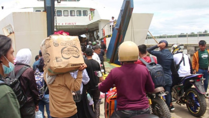 Over Kapasitas, Ratusan Calon Penumpang Kapal Penyeberangan Meulaboh-Sinabang Gagal Mudik