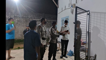 Ditinggal Suami ke Jakarta, Istri Ditemukan Tewas di Ruang Tamu