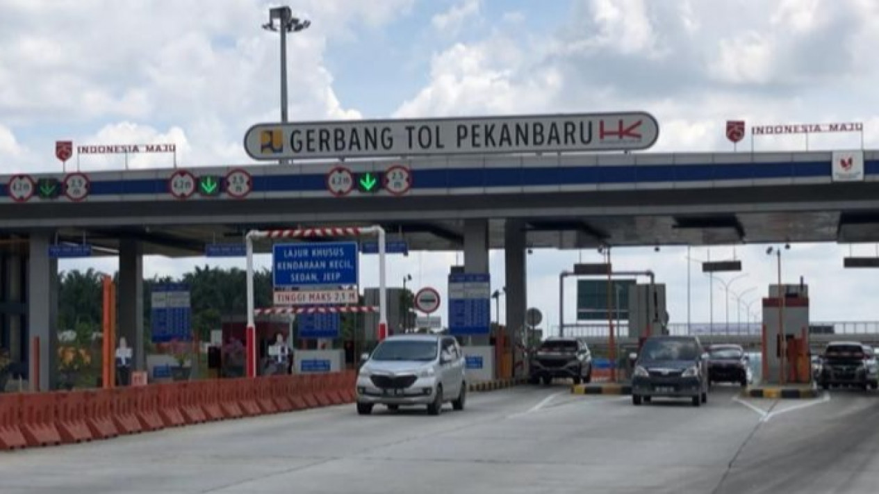 Arus Mudik di Jalan Tol Pekanbaru-Dumai Meningkat Tajam
            - galeri foto