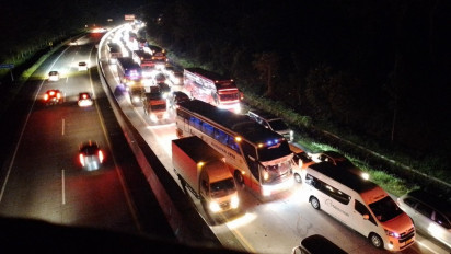 Imbas Perpanjangan One Way, Exit Tol Banyumanik Semarang Macet