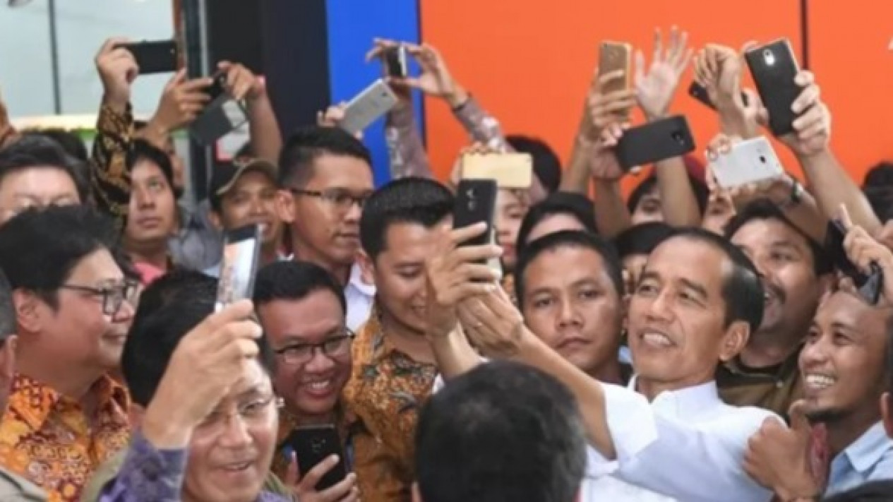 Hari Buruh, Jokowi: Terima Kasih Atas Dedikasi Tiada Henti
            - galeri foto