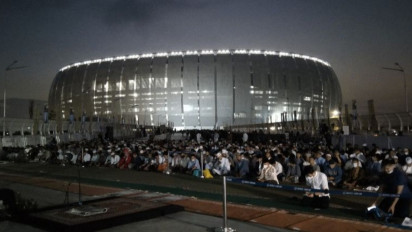 Jemaah Shalat Id Mulai Memadati JIS