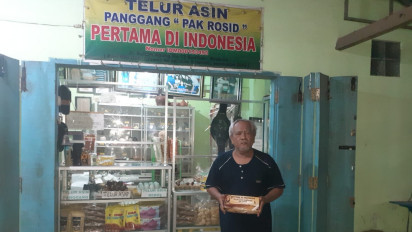 Telur Asin Panggang Rosid dari Brebes, Diburu Pemudik saat Lebaran