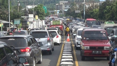 Simpang Bawen Macet Dominasi Kendaraan Wisatawan dan Pemudik Lokal