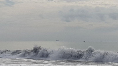 Peringatan Gelombang Tinggi di Indonesia Kamis Pagi Ini