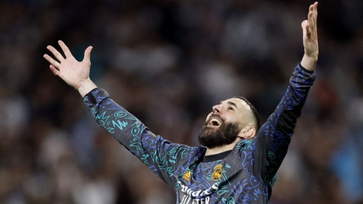 Benzema Samai Rekor Cristiano Ronaldo, Cetak 10 Gol di Liga Champions Dalam Satu Musim
            - galeri foto