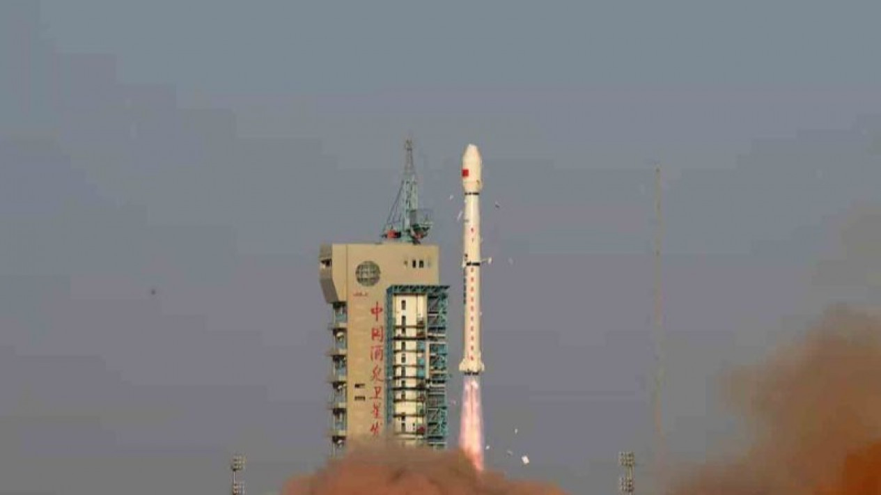 China Luncurkan Roket Long March-2D Membawa Delapan Satelit
            - galeri foto