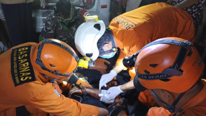 Detik-detik Aksi Heroik Tim SAR Evakuasi WN Kanada dari Jurang 50 Meter di Uluwatu