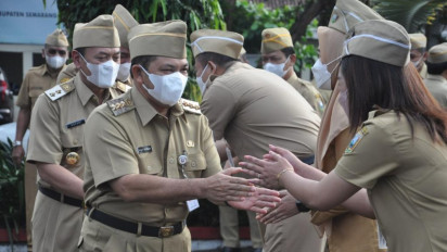 Bupati Semarang Cek Absen Hari Pertama Kerja, Pastikan Tak Ada ASN Bolos