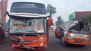 Mobil Travel Ditabrak Bus di Subang, 3 Orang Tewas