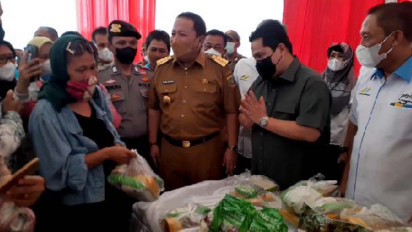 Stabilkan Harga Sembako Pascalebaran, Erick Thohir Buka Pasar Murah di Bandar Lampung