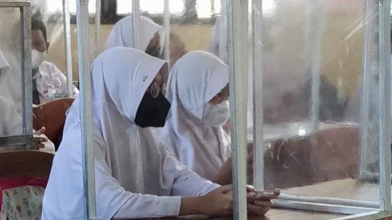 Besok, PTM 100% di Bandar Lampung Mulai Dilaksanakan
            - galeri foto