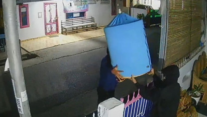 Aksi Pencurian Burung di Bengkulu Terekam CCTV 