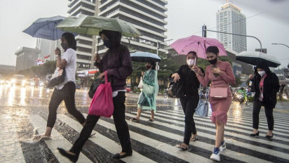 Waspada! Hujan Guyur Sejumlah Provinsi di Indonesia, BMKG: Hujan Disertai Petir dan Angin Kencang