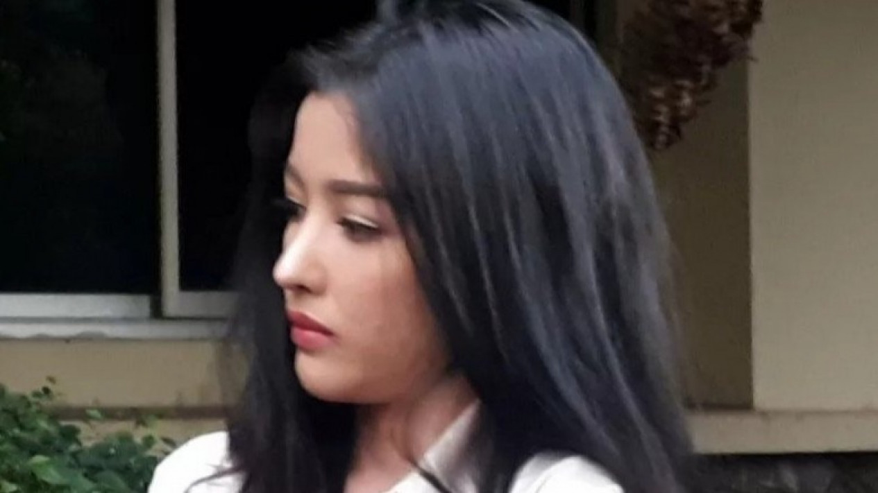 Siwi Widi Eks Pramugari Garuda Akui Terima Uang Anak Mantan Pejabat Pajak, Ternyata Hasil Korupsi
            - galeri foto