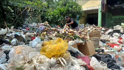 TPST Piyungan Tutup, Belasan Ton Sampah Menumpuk di Transfer Depo Sleman