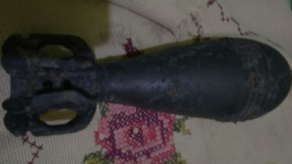 Sempat Dikira Besi Tua, Pemulung di Surabaya Ini Malah Temukan Mortir saat sedang Mencari Rongsokan