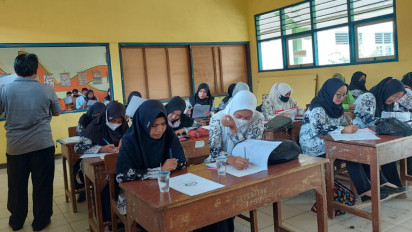 Kapan Gaji PPPK Paruh Waktu Guru SD Cair?