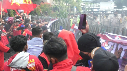 Demo Tolak Kenaikan Biaya PPTI di PT. KIMA Belangsung Ricuh