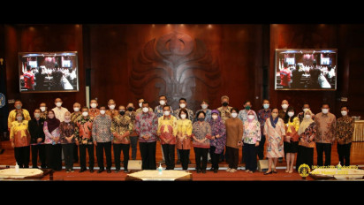 Guyubnya Rektor UI, Ketua DGB, Ketua SA dan Ketua MWA di LPJ Rektor UI