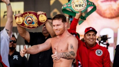 Kalah Memalukan, Saul Canelo Minta Rematch
