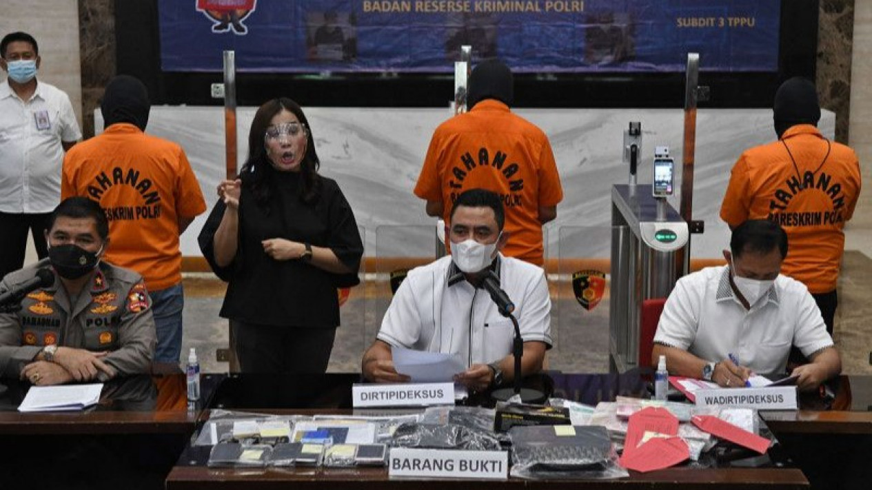 Polisi Sita Dana Viral Blast Rp1,5 M dari Tiga Klub Sepak Bola
            - galeri foto