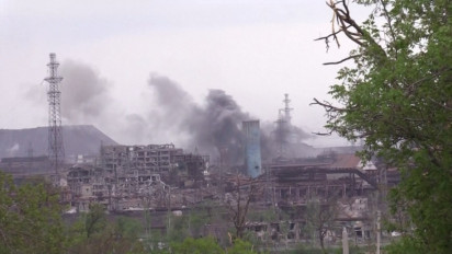 Pasukan Militer Rusia Kembali Serang Pabrik Baja Azovstal di Mariupol Ukraina