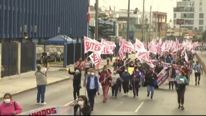 Ratusan Guru di Peru Gelar Aksi Protes Tuntut Kondisi Mengajar yang Lebih Baik