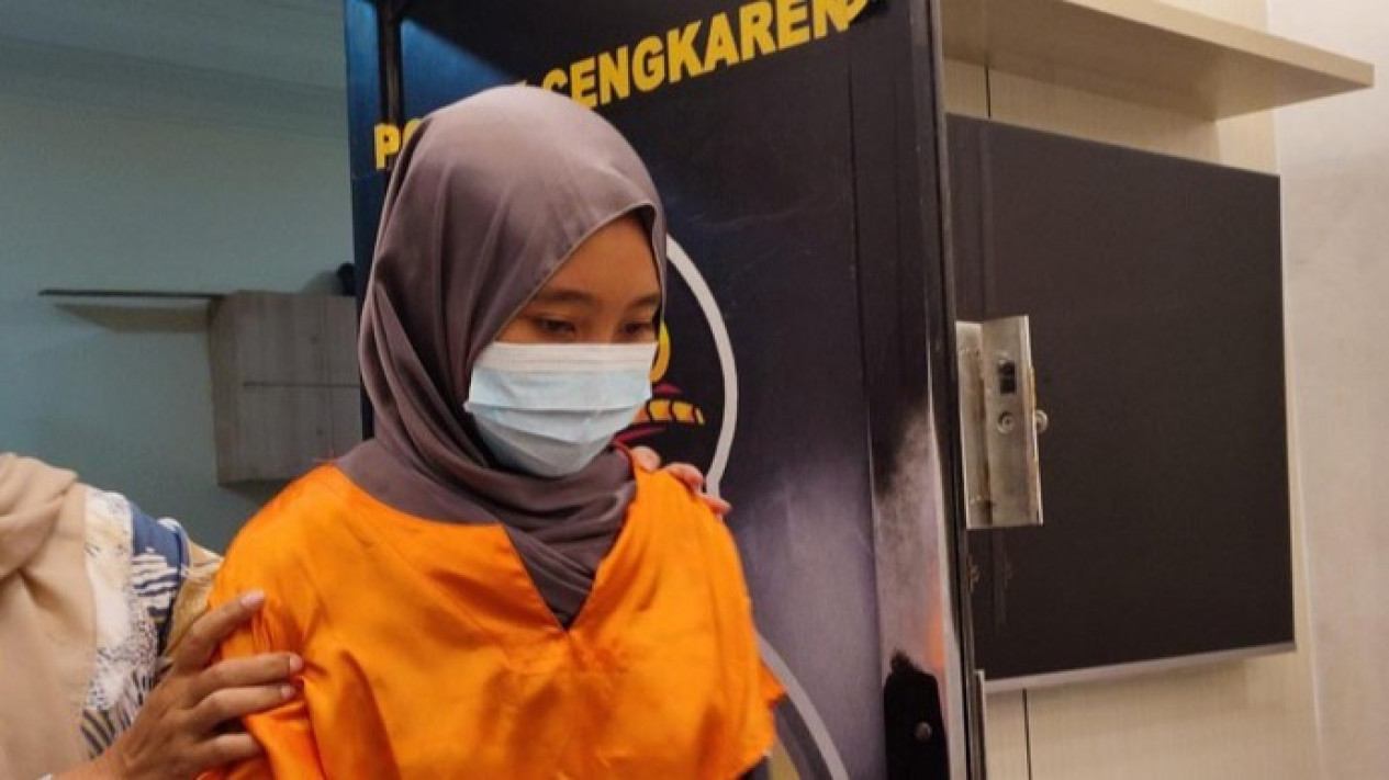 Terungkap: Tersangka Pembunuh Dini Nurdiani, Ternyata Seorang Perempuan
            - galeri foto