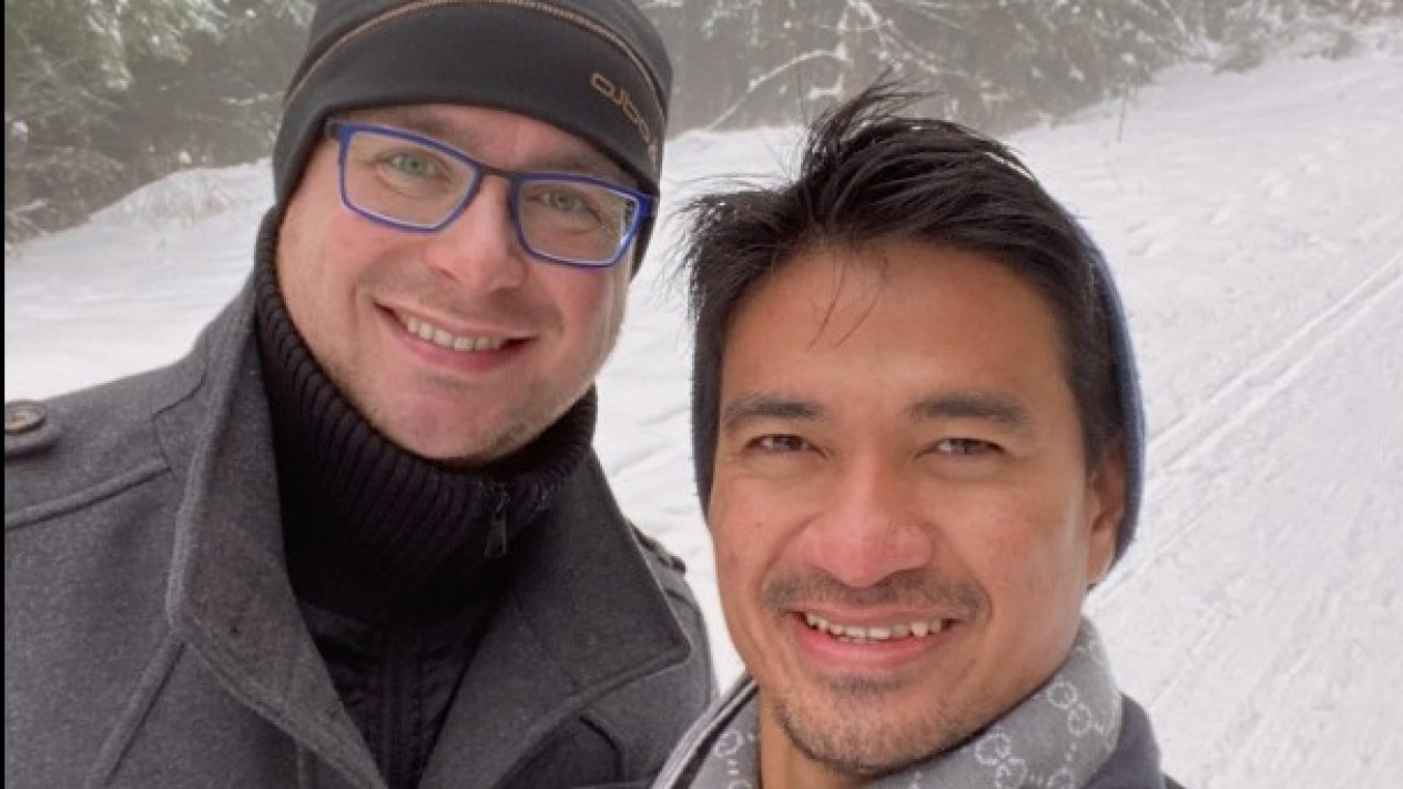 Bye Netizen Indonesia, Ragil Mahardika Mau Pulang ke Jerman, Ngaku Senang Kini Makin Banyak Fansnya
            - galeri foto