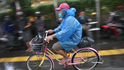BMKG Prakirakan Cuaca di Pelabuhan Jakarta Hujan Ringan Pada Senin Pagi