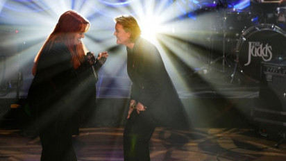 Konser Tribute untuk Naomi Judd Digelar di Nashville, AS