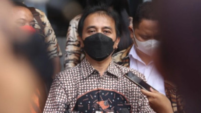 Roy Suryo Ngakak Bahas Jokowi yang Bertemu dengan Elon Musk, Ejek Habis-habisan Jokowi di Twitter