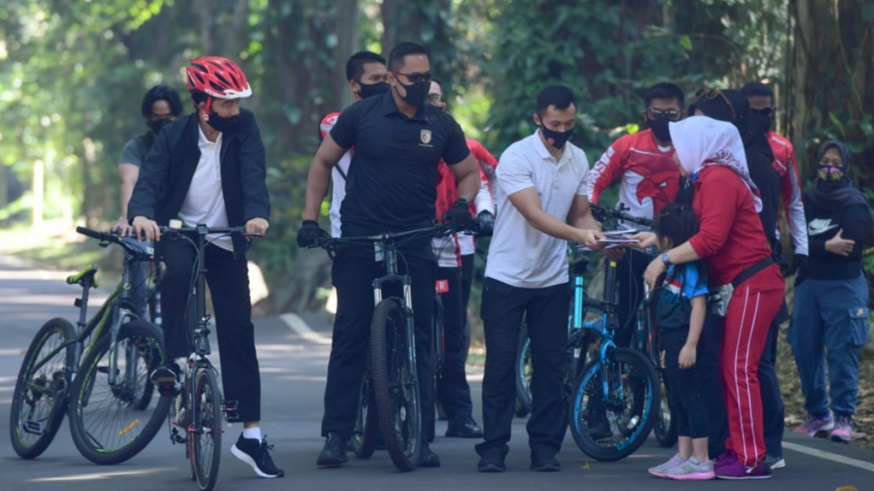 Asyik! Pemerintah Longgarkan Kebijakan Pemakaian Masker
            - galeri foto