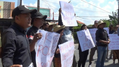 Maraknya Penyelundupan Pupuk Subsidi, Aktivis Sampang Gelar Demo Tuntut Penyelesaian Kasus Mafia Pupuk