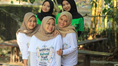 Cak Imin Pamer Kaos 'NU Kutural Wajib Ber-PKB' Bikin Geger Netizen